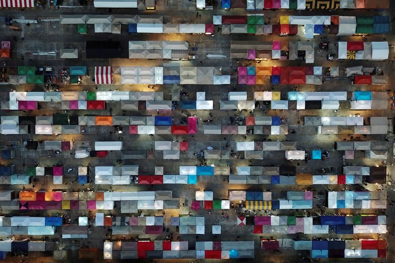 dich covid 19 cac nuoc noi long cach ly xa hoi nguoi dan tranh thu bung lua