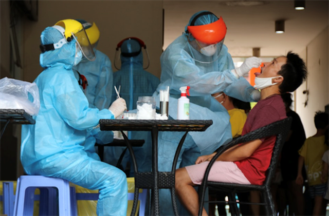 Ngành y tế TPHCM đang khẩn trương điều tra, truy vết nhằm ngăn chặn nguy cơ lây lan Covid-19 ở nam bệnh nhân đến từ Đà Nẵng.