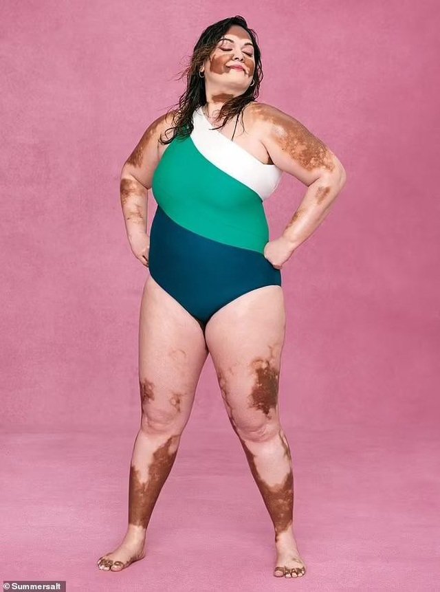 Mẹ của tỷ phú Elon Musk làm người mẫu cho chiến dịch quảng cáo áo tắm