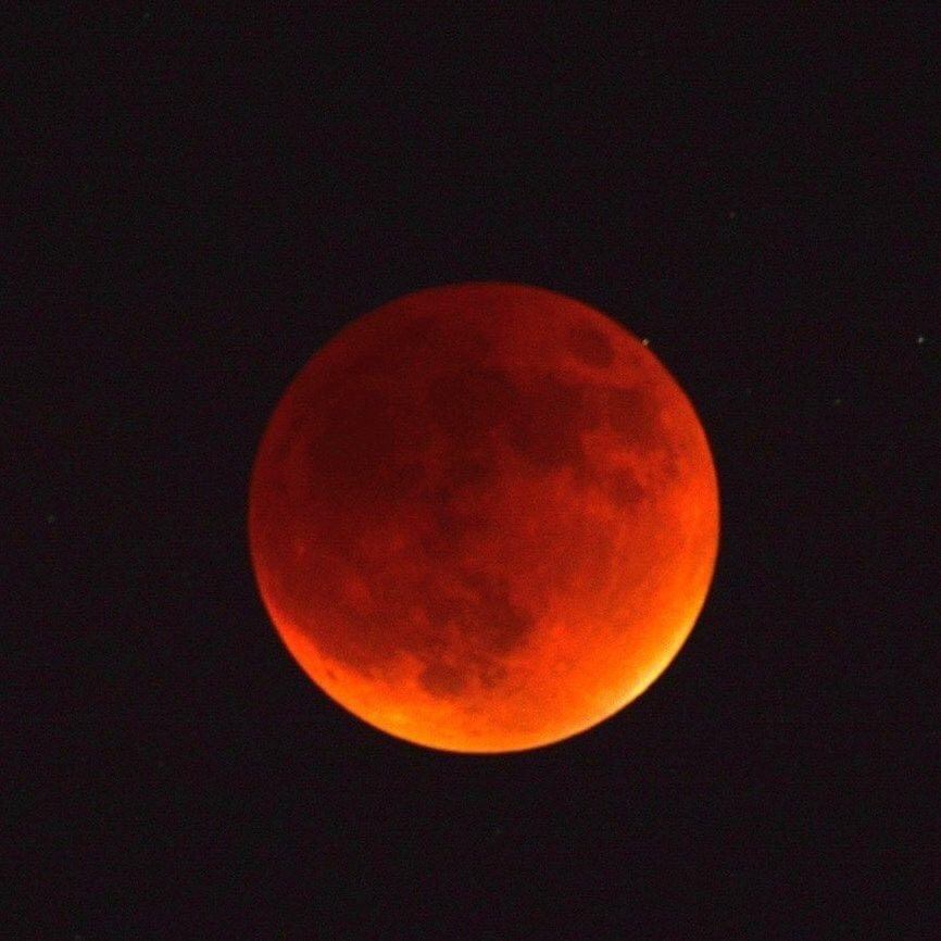 Cảnh tượng ngoạn mục, hiếm gặp của 'siêu trăng máu' trên khắp thế giới