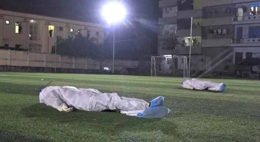 Những khoảnh khắc chạm đến trái tim tại tâm dịch Covid-19 ở Bắc Giang