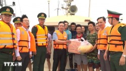 Hải Phòng hỗ trợ 10 ngư dân Trung Quốc gặp nạn trên biển Bạch Long Vĩ