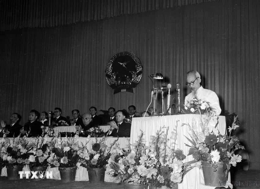 136 năm Ngày sinh Chủ tịch Hồ Chí Minh: Phát huy vai trò người đại diện, tiếng nói của nhân dân 136 năm Ngày sinh Chủ tịch Hồ Chí Minh: Phát huy vai trò người đại diện, tiếng nói của nhân dân