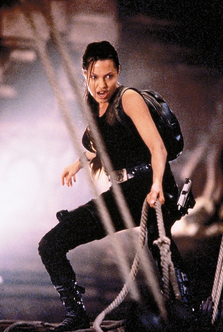 10 khoảnh khắc thần thái của Angelina Jolie