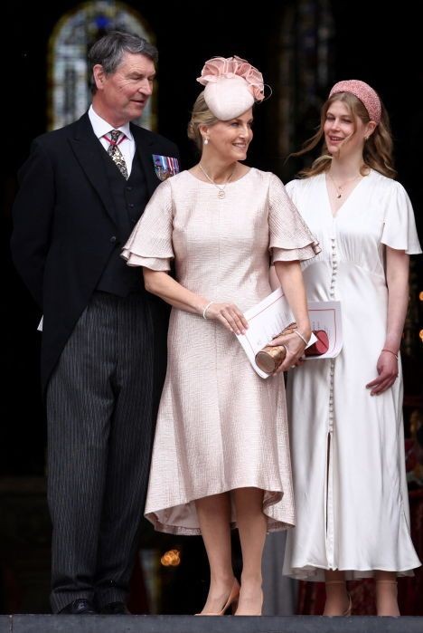 Hoàng gia Anh: Gu thời trang sành điệu của vợ hoàng tử Edward