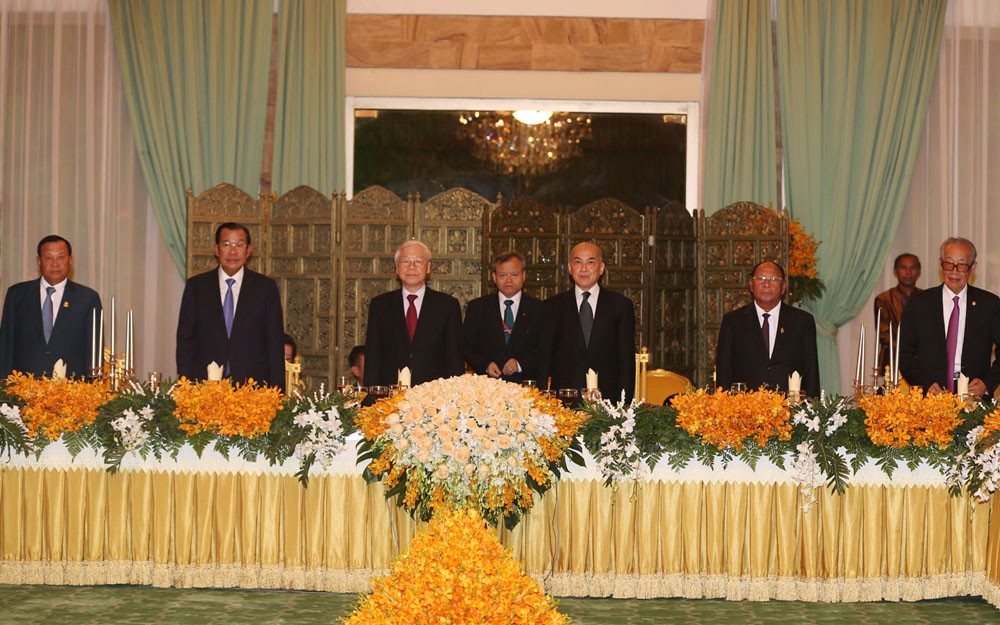 Những bức ảnh quý về quan hệ hữu nghị Việt Nam-Campuchia: 55 năm chảy mãi nghĩa tình Những bức ảnh quý về quan hệ hữu nghị Việt Nam Campuchia: 55 năm chảy mãi nghĩa tình