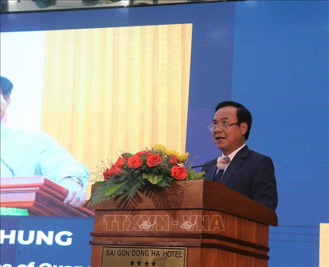  Chủ tịch UBND tỉnh Quảng Trị phát biểu tại Hội nghị. 