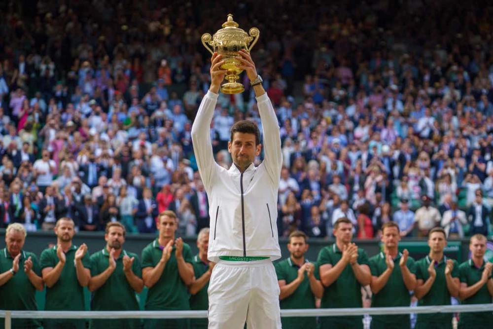 sau 51 nam djokovic la nguoi dau tien ngoai 30 tuoi bao ve thanh cong chuc vo dich wimbledon