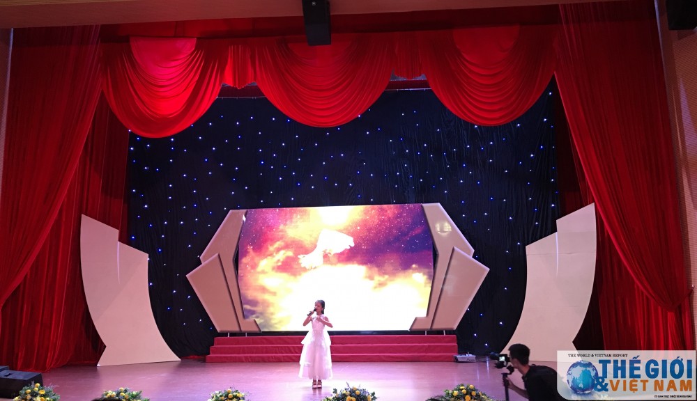 linh thieng do ng ma u la c ho ng hoa t do ng tri an da y y nghi a