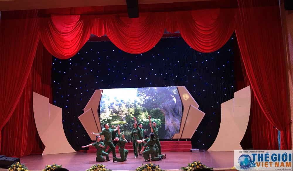 linh thieng do ng ma u la c ho ng hoa t do ng tri an da y y nghi a