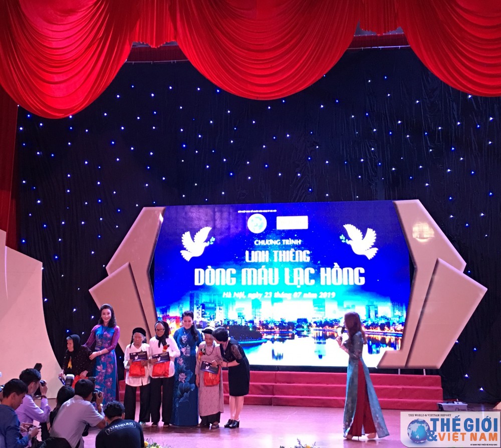 linh thieng do ng ma u la c ho ng hoa t do ng tri an da y y nghi a