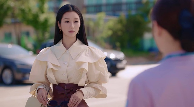 Nữ chính phim Hàn 'Điên thì có sao' khoe vòng eo siêu nhỏ