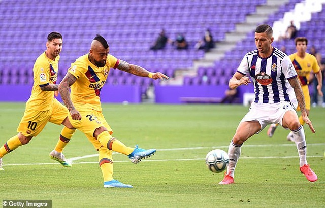 danh bai valladolid barcelona tiep tuc gay ap luc len real madrid