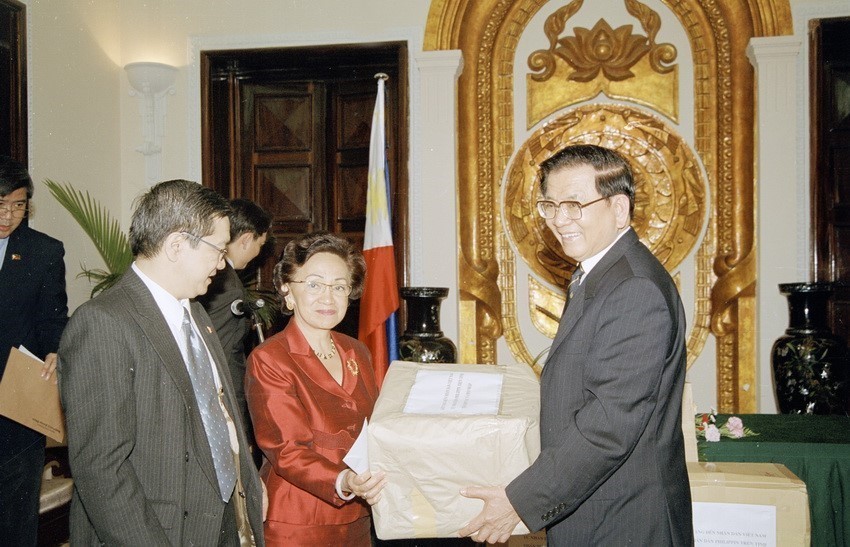 Việt Nam - Philippines: 45 năm qua những bức ảnh