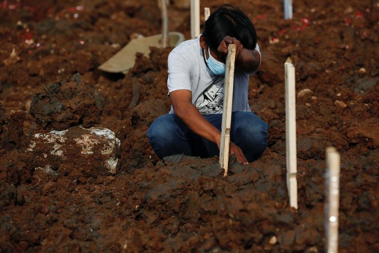 Hình ảnh đau thương nơi tâm dịch Covid 19 ở Indonesia