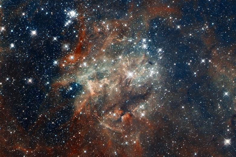 'Phiêu lưu' trong không gian qua các bức ảnh từ kính viễn vọng Hubble