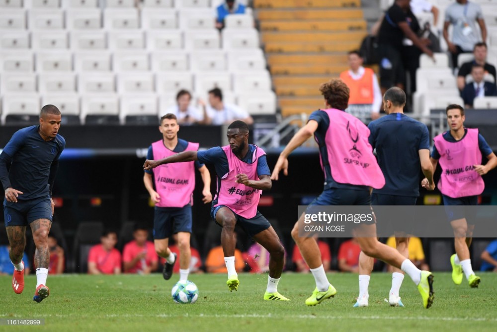 Siêu cúp UEFA: Hình ảnh tập luyện của hai đội Liverpool và Chelsea sieu cup uefa hinh anh tap luyen cua hai doi liverpool va chelsea truoc gio thi dau