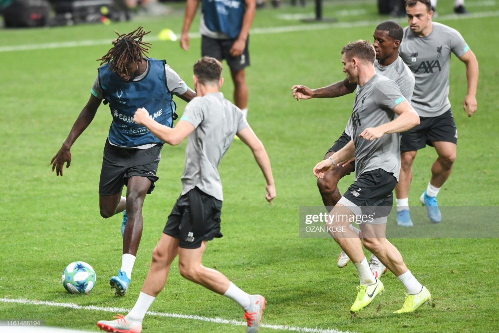 sieu cup uefa hinh anh tap luyen cua hai doi liverpool va chelsea truoc gio thi dau