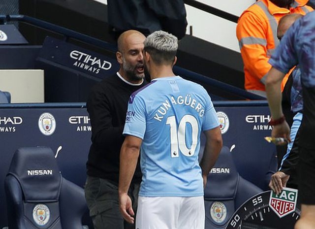 bi thay ra san tien dao cua man city cai nhau nay lua voi hlv pep guardiola