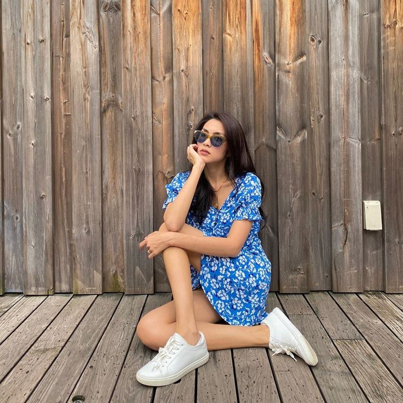 Street style sao Việt: Hoa hậu Mỹ Linh yêu kiều, Hà Tăng trẻ trung như gái teen, Tóc Tiên khoe dáng đồng hồ cát