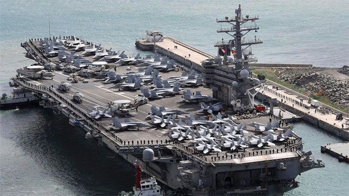 Tàu USS Ronald Reagan (CVN 76) ở cảng Busan, Hàn Quốc, hồi cuối năm 2017. (Nguồn: AP) my-dieu-tau-san-bay-uss-ronald-reagan-tap-tran-o-bien-dong