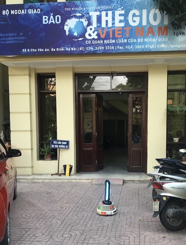 Mở rộng sử dụng robot mang đèn diệt khuẩn UVC để diệt virus gây bệnh Covid-19