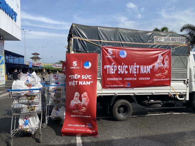 SABECO phối hợp triển khai hoạt động hỗ trợ tuyến đầu chống dịch Covid-19 và những người có hoàn cảnh khó khăn