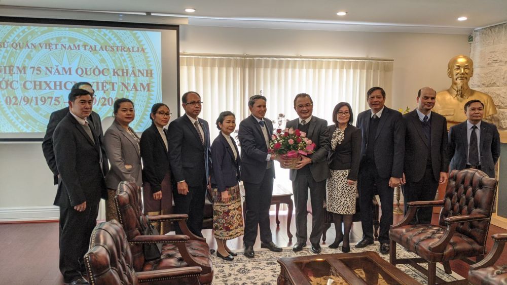 hinh anh hoat dong ky niem 75 nam quoc khanh cua cac co quan dai dien viet nam o nuoc ngoai