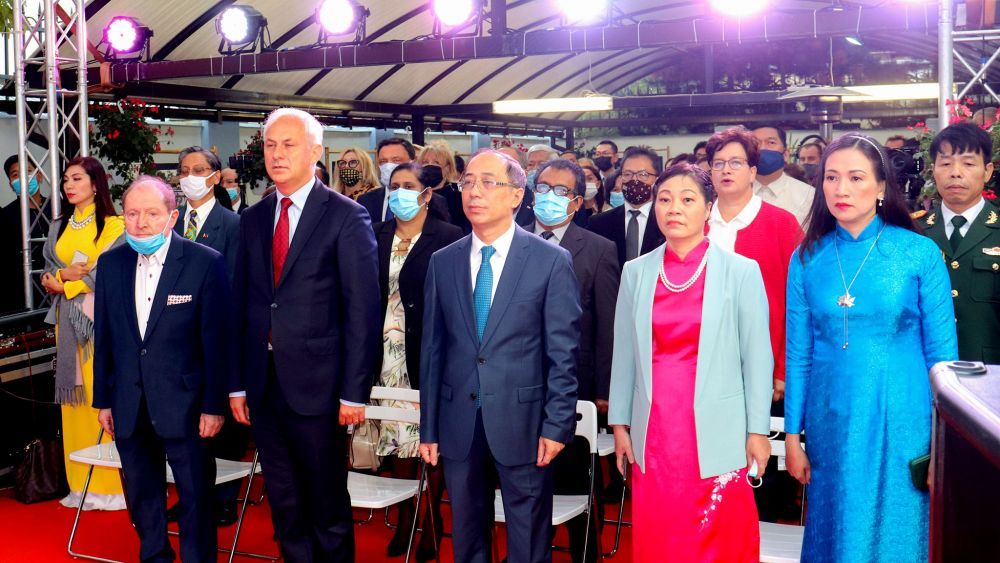 hinh anh hoat dong ky niem 75 nam quoc khanh cua cac co quan dai dien viet nam o nuoc ngoai