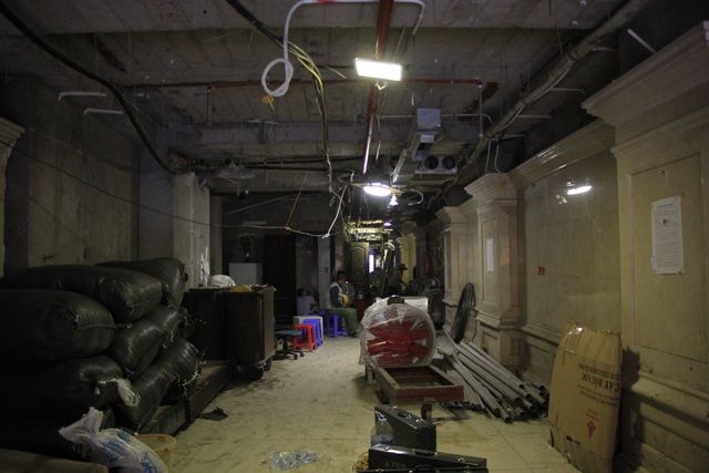 Một khách sạn đang chuẩn bị thi công để đón khách trở lại Dịch Covid-19: Vắng khách quốc tế, gia sản trăm tỷ trên phố cổ Hà Nội 'đóng cửa, phủ bụi'