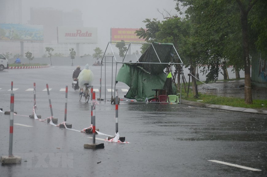 Bão số 5 gây mưa lớn, gió giật và ngập úng nặng ở Đà Nẵng
