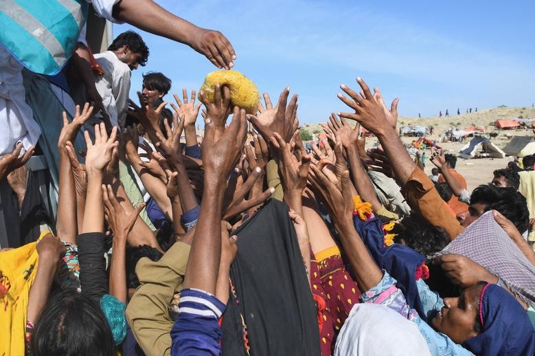 Người dân Pakistan oằn mình gánh chịu cơn 'đại hồng thuỷ' lớn nhất 10 năm qua