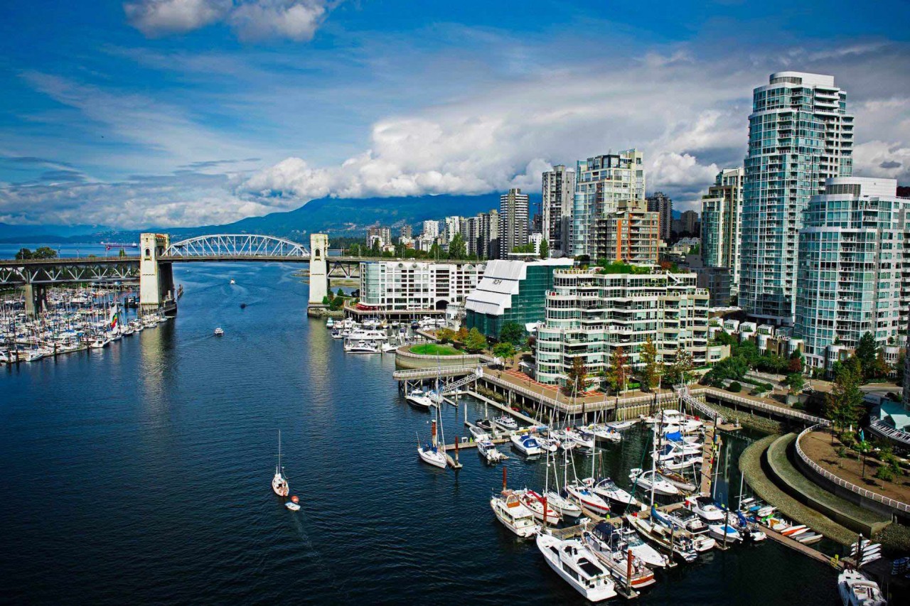 Thuế xa xỉ phẩm với ô tô và máy bay cá nhân gây nhiều tranh cãi ở Canada