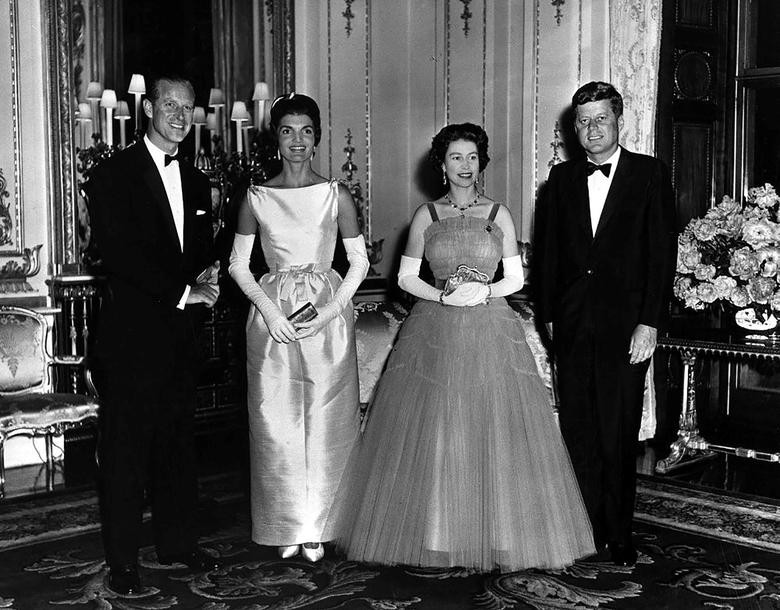 Những khoảnh khắc đáng nhớ trong cuộc đời Nữ hoàng Anh Elizabeth II