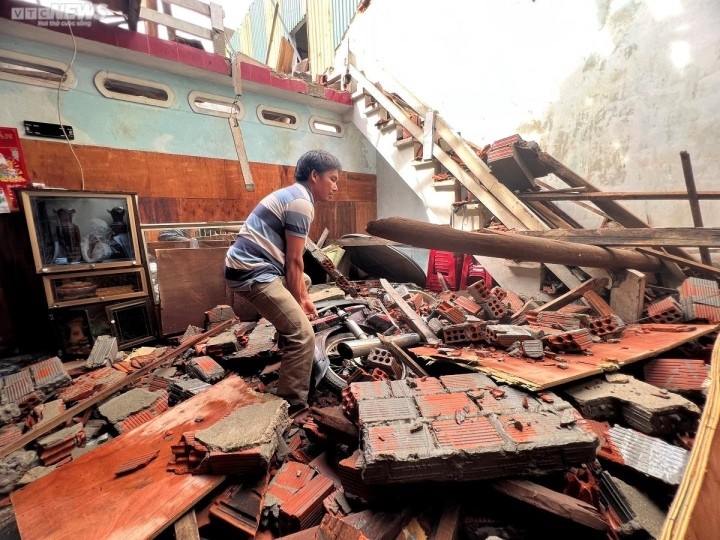 Sức tàn phá 'khủng khiếp' khi bão Noru càn quét miền Trung Sức tàn phá 'khủng khiếp' khi bão Noru càn quét miền Trung