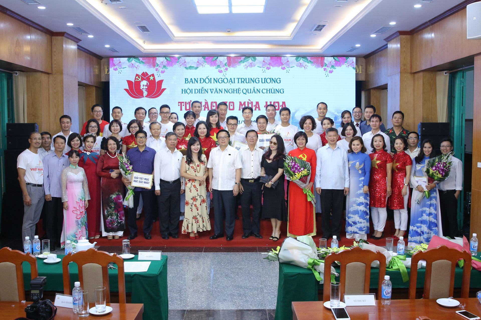 Hội diễn văn nghệ Kỷ niệm 70 năm Ngày Truyền thống Ban Đối ngoại Trung ương hoi dien van nghe ky niem 70 nam ngay truyen thong ban doi ngoai trung uong