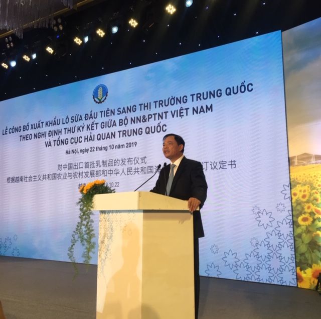 lan dau tien san pham sua tuoi cua viet nam xuat khau sang thi truong trung quoc