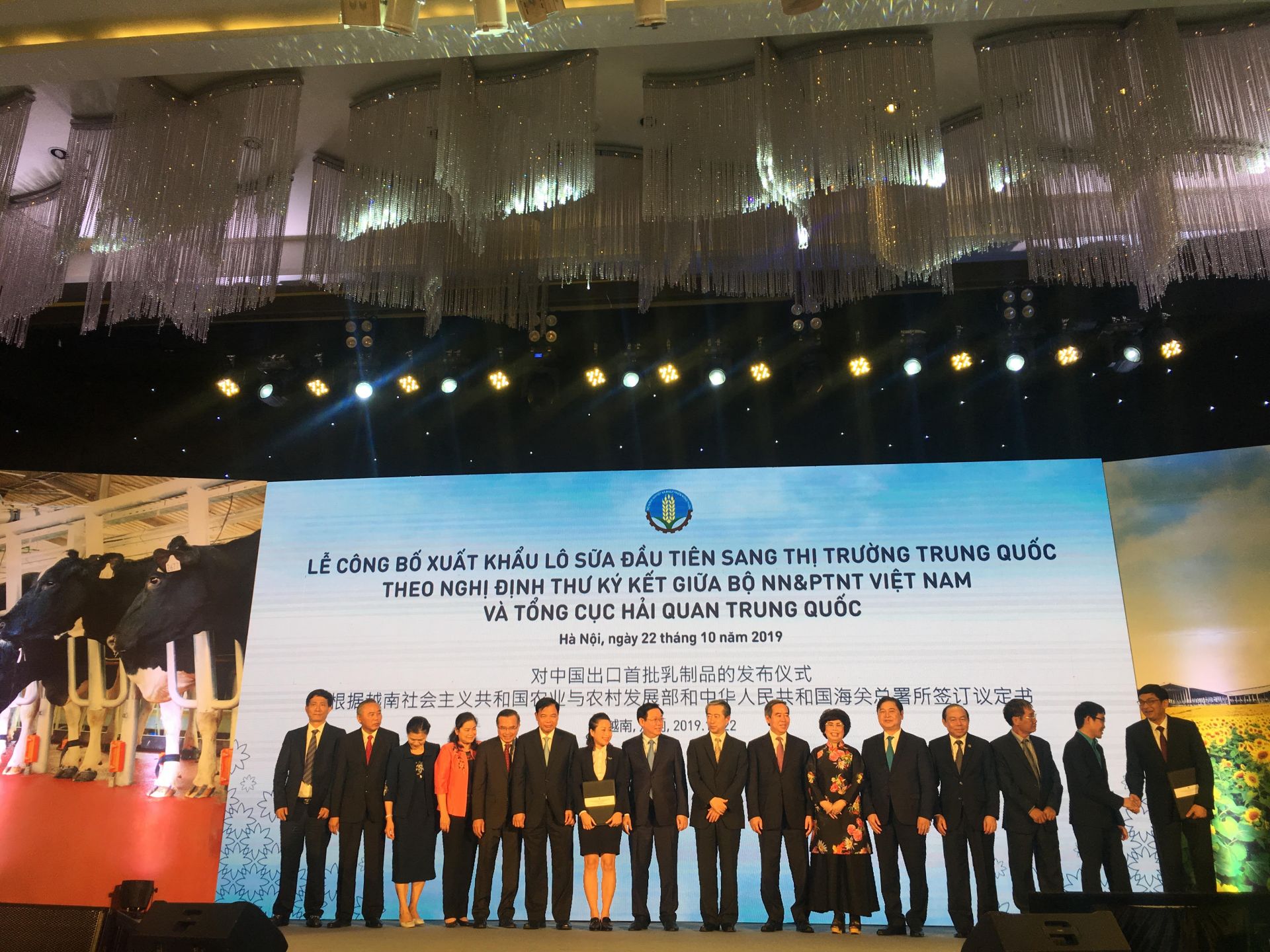 lan dau tien san pham sua tuoi cua viet nam xuat khau sang thi truong trung quoc