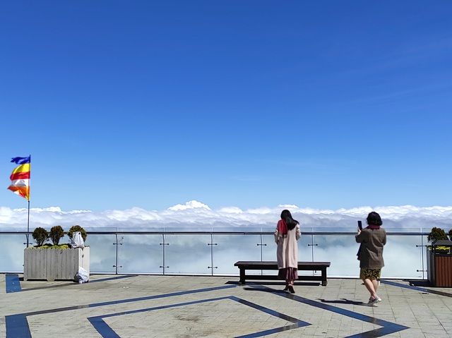 Du lịch Sapa, săn 'biển' mây bồng bềnh đẹp như tiên cảnh trên đỉnh Fansipan