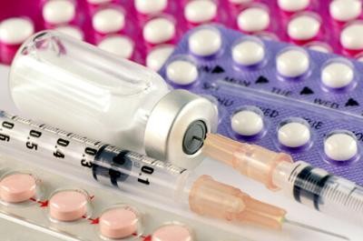 Đang uống thuốc tránh thai có nên tiêm vaccine Covid-19 AstraZeneca?