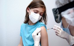 Vaccine Covid-19 cho trẻ em dưới 12 tuổi: Australia khởi động từ 2022, Israel 'chấm' vaccine Pfizer