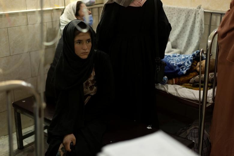 Hình ảnh bên trong bệnh viện nhi ở Kabul khi hệ thống y tế của Afghanistan rơi vào khủng hoảng