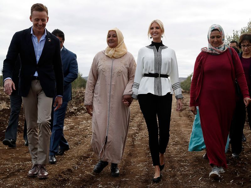 Phong cách thời trang ngoại giao của ái nữ Tổng thống Mỹ Ivanka Trump tại Morocco phong cach thoi trang ngoai giao cua ai nu tong thong my ivanka trump tai morocco