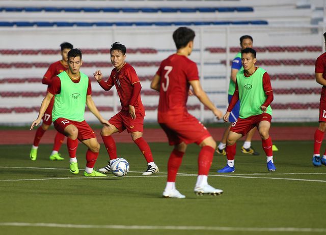 hinh anh cac cau thu u22 viet nam hang say tap luyen o philippines