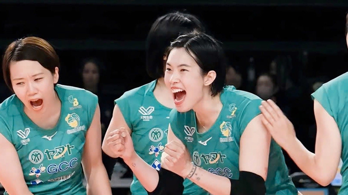 Trần Thị Thanh Thúy tỏa sáng với 20 điểm, Bích Thủy ra mắt tại Nhật Bản