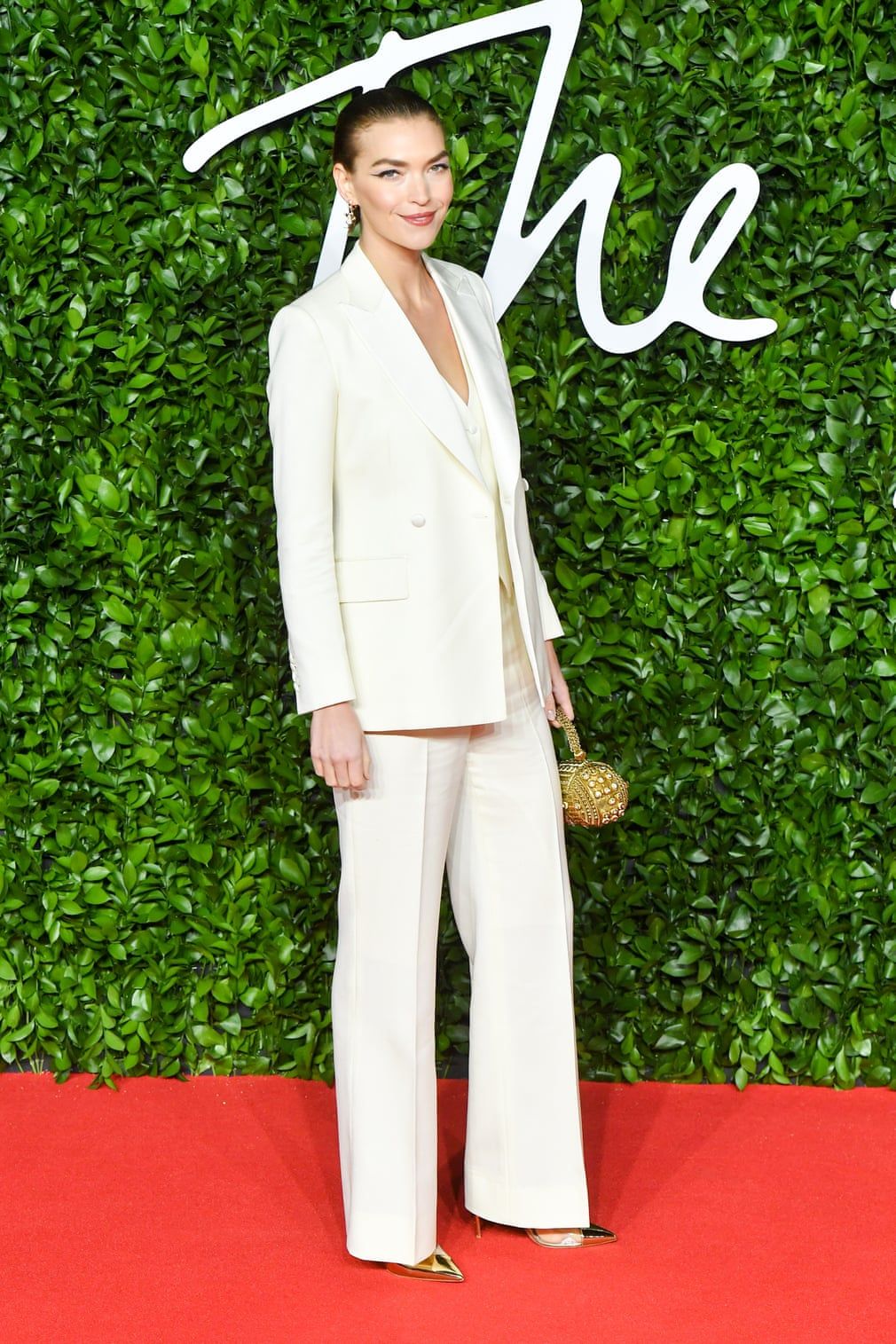 phong cach sao tren tham do the fashion awards 2019 london