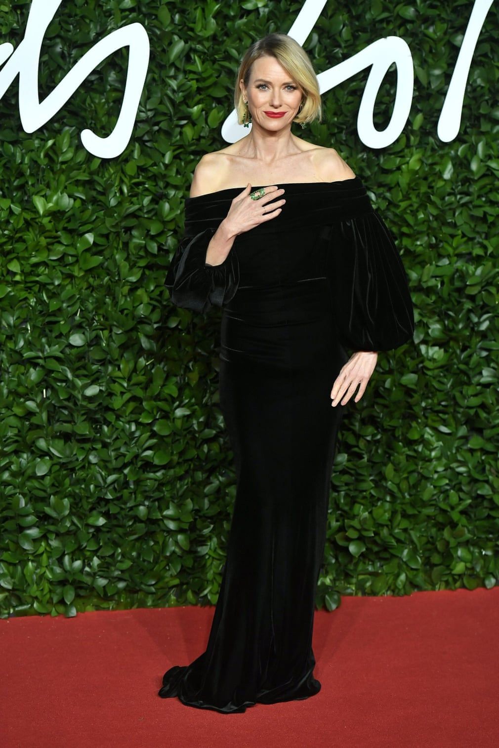 phong cach sao tren tham do the fashion awards 2019 london