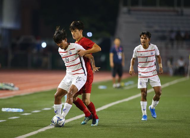 de bep u22 campuchia u22 viet nam vao chung ket sea games 30