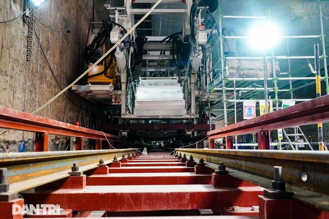 Mục sở thị robot đào hầm TBM - 'quái vật' đào hầm khổng lồ đầu tiên của Hà Nội