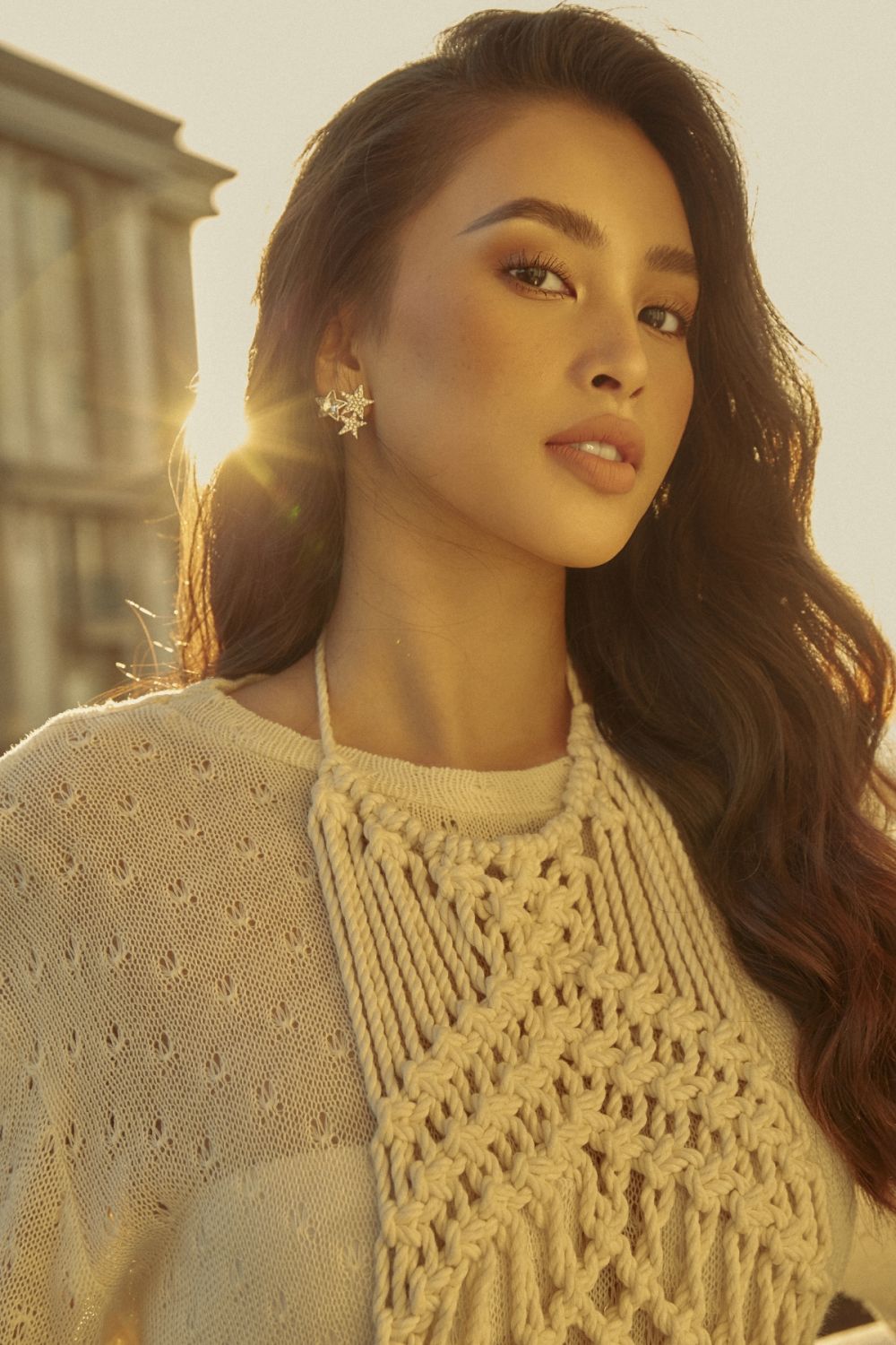 Sau khi hoàn thành 'sứ mệnh', Hoa hậu Tiểu Vy 'lột xác' trong bộ ảnh mới